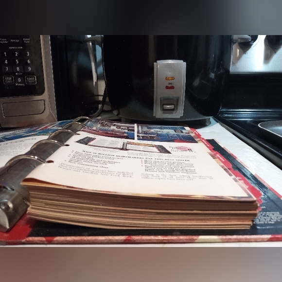 Better Homes and Gardens New Cookbook ©️1976 - Picture 4 of 16